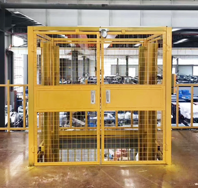 北海智能导轨式升降机亮相