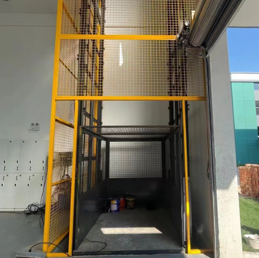 北海导轨式升降机助力物流园破解运输难题